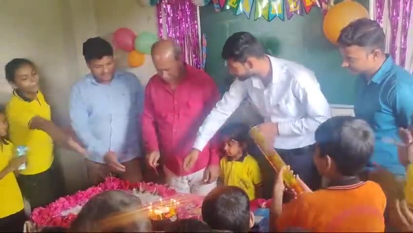 परमहंस विद्या निकेतन सुकियावाँ हुलासगंज की तरफ से शिक्षक दिवस कि हार्दिक शुभकामनाएं #शिक्षा