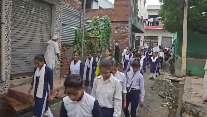 shri khelanvan inter college shergarh chhata mathura. नारी का सम्मान करो