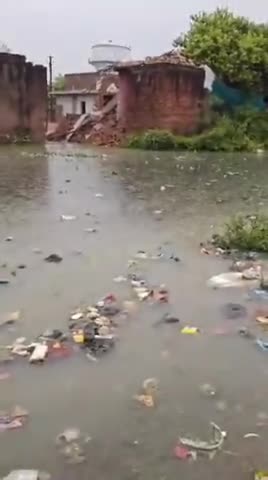 मानिकपुर कॉलोनी लड़ाईया पूरा वार्डक्रम 12 में मकान गिरा 
#डबरा