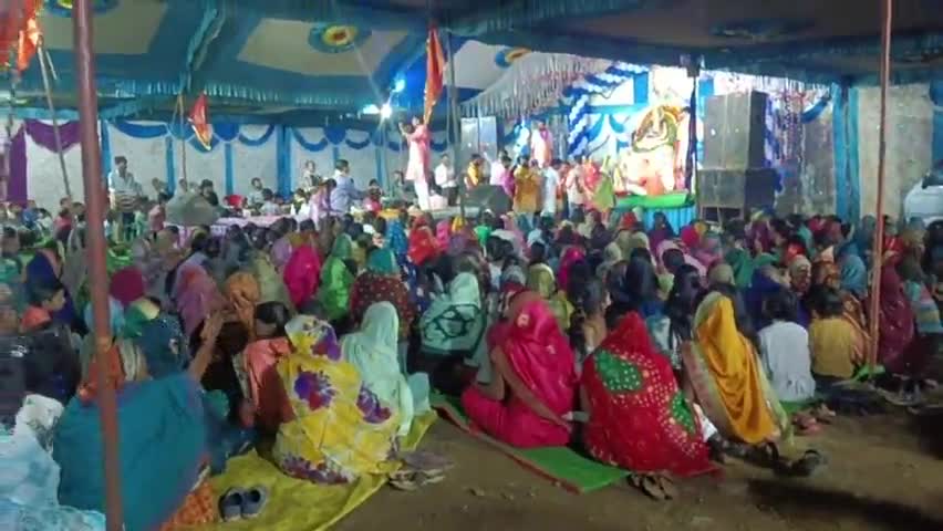gram Sonegav me baba khatushyam jagran huaa  jaha par 5 kalakaro ne akar #######@@#bhajan sunaye