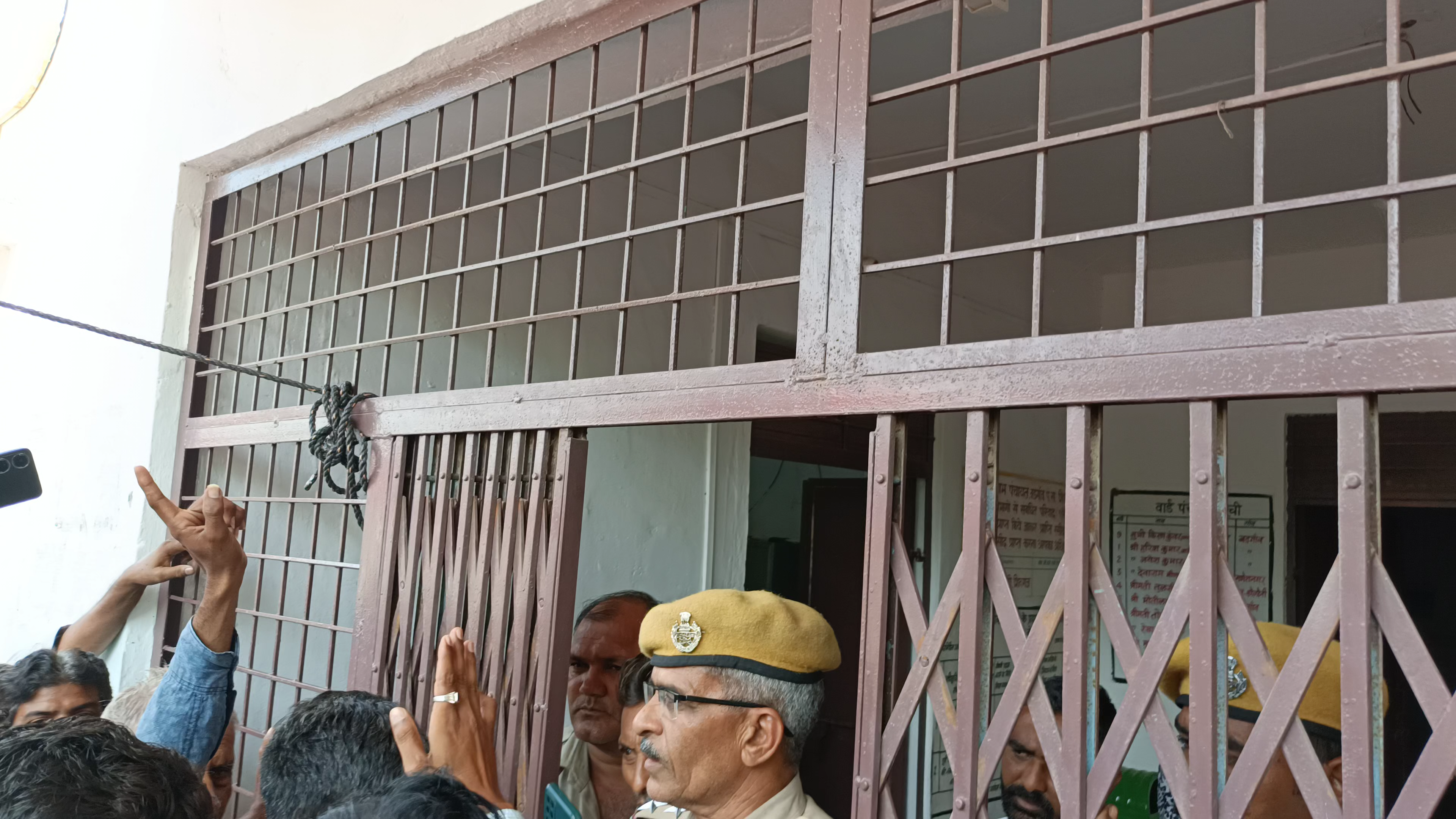 बड़गांव पंचायत जमीन के पट्टे हेतु गेरा