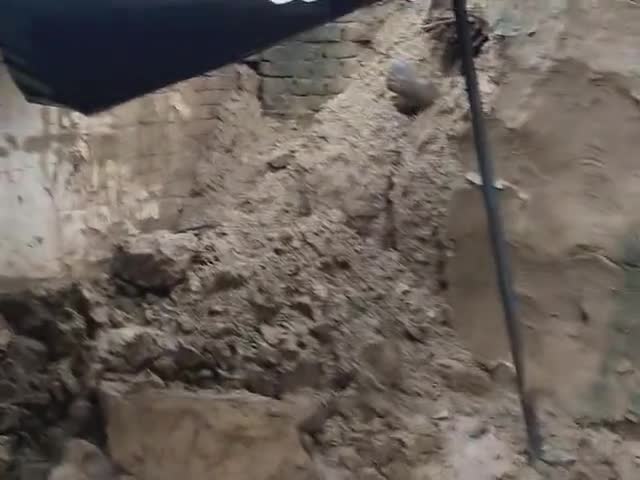 ग्राम मड़ैला पोस्ट को कोकावली जसवंतनगर इटावा 
बारिश की वजह से हुआ बहुत सारा नुकसान घर से निकलना पड़ा सारा सामान
