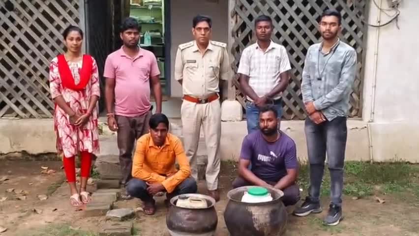 पिथौरा। आबकारी विभाग ने की कार्रवाई, 460 किलोग्राम महुआ लहान ज़ब्त