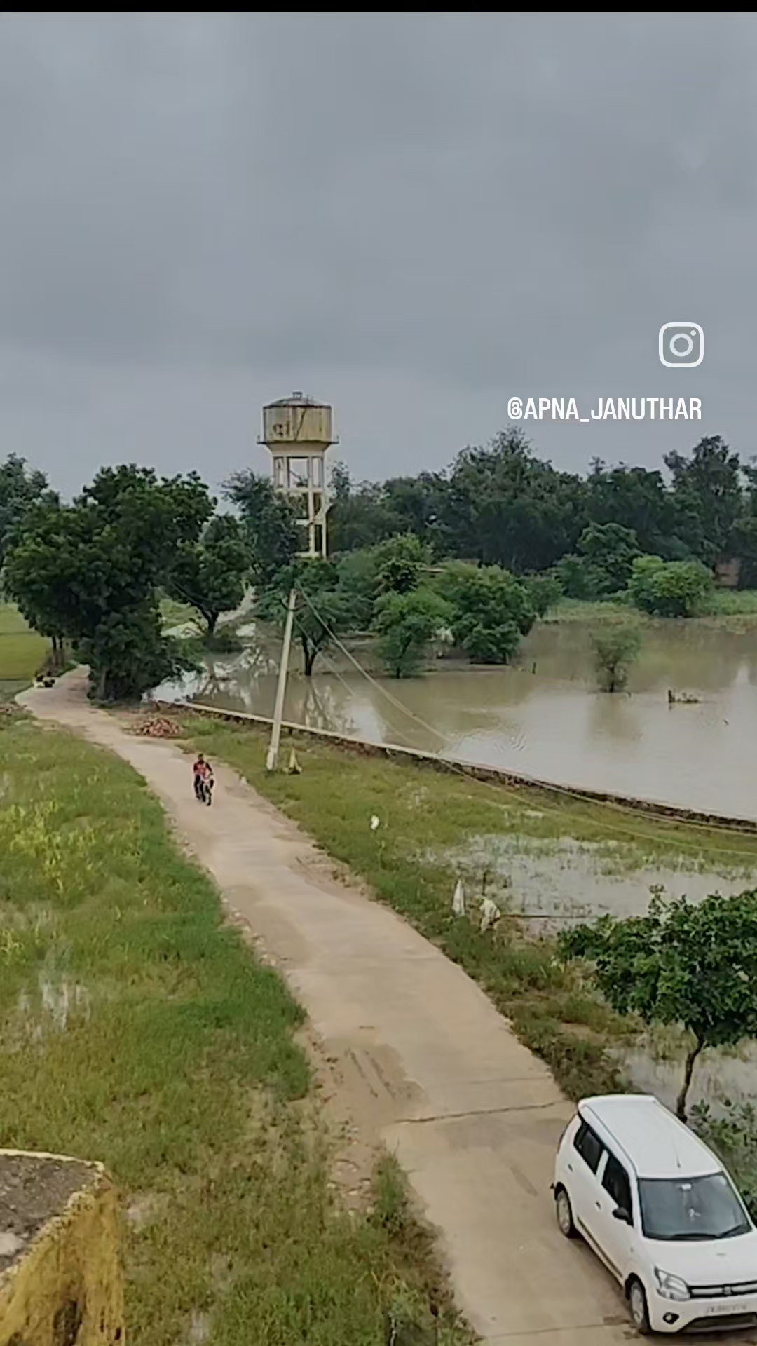 तहसील जनुथर से जहां पर पानी लगातार बढ़ता ही जा रहा है और किसानोत्की फसल बर्बाद हो चुकी है ।#reelsfbシ ﻿@