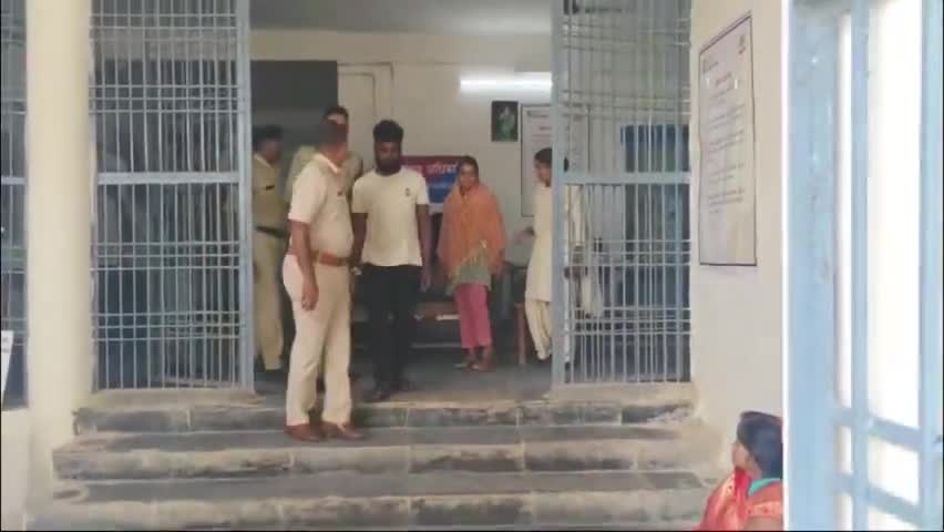 पिथौरा। पहले चाकू से मारा फिर कार से कुचला, 2 आरोपी गिरफ्तार