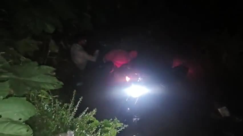 aaj phir sp shine ⭐✨ bike nahar me giri # Narendra modi #Nitish kumar 😔😔😔😔😔