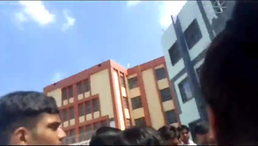 माता सुशीला इंस्टिट्यूट ऑफ़ नर्सिंग में कॉलेज प्रशासन के द्वारा गुंडा बुलाकर छात्राओं को पिटा कई छात्राएं बुरीतरह जख्मी।