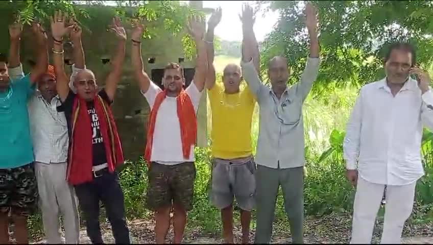 मशरख प्रखंड के सोनौली पंचायत वार्ड नंबर 7 के जनता का आक्रोश नल जल पर वार्ड ने पैसा का किया गमन।