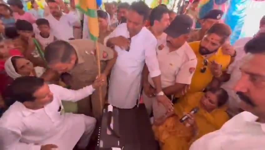 मुलाना: गांव मोहड़ी में प्रचार के दौरान भाजपा प्रत्याशी से किसानों ने किए सवाल, दोनों के बीच हुई तकरार  #haryanaelections