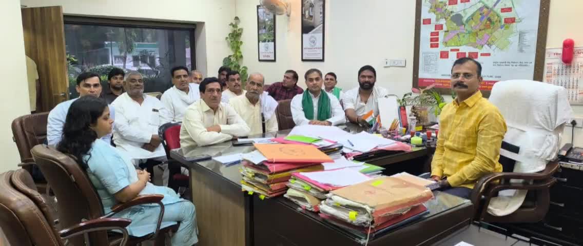 #ग़ाज़ियाबाद विकास #प्राधिकरण में #वेवसिटी बिल्डर से प्रभावित #किसानों की #वार्ता हुई।
A #meeting was held with the #farmers affected by #WaveCity Builder at #ghaziabad Development #authority.
#भारतीय किसान संगठन
