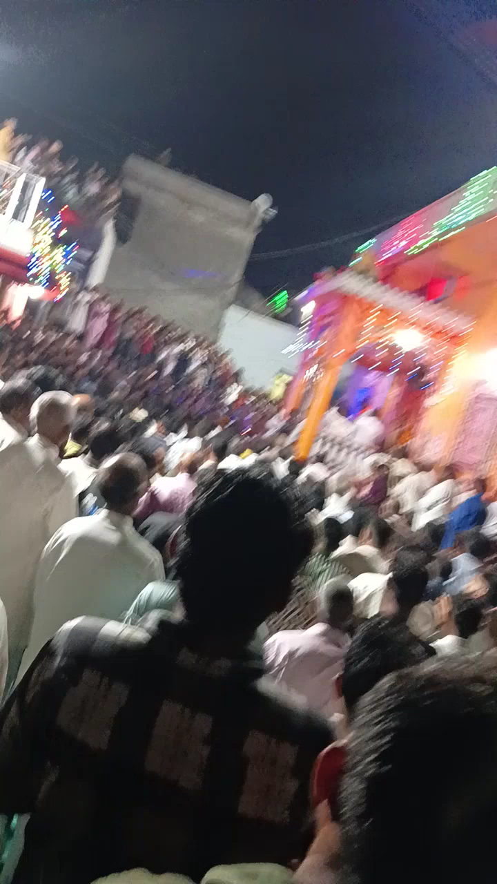 ग्राम कर्मन खेड़ी तहसील जावर में  मां आशापुरी मंदिर में प्रतिदिन महाआरती का आनन्द लेते हे लाखो भक्त  ।