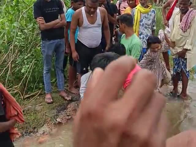 hathaudi mein Kali Mandir doob ke maut ho gai hai