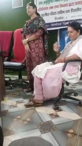 #एक दिवसिए कार्यक्रम ग्राम पंचायत डांडा मैं कल्याण कारी योजनाओं की जानकारी देते हुए कल्याण विभाग अधिकारी पोनटा साहिब