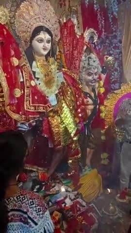 sardiye noratrpr  ke pawan aosar pr mali mohlla ward n. 12 tulsipur balrampur me  akta kameti me dandiya khelna suru kiy