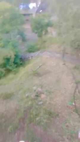 भैरूं बाबा की पानी टंकी की सफाई करते हुए निलेश मीणा नांगल बाबूलाल मीणा मेम्बर वार्ड नंबर 4 से रमेश चंद्र  गुर्जर भोपा