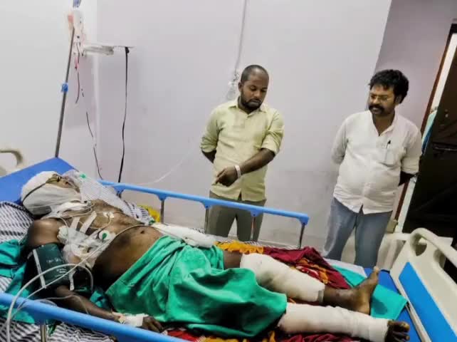 महासप्तमी के दिन #थरथरी प्रखंड के भतहर गांव में मंदिर का गुम्बद गिर जाने से महेंद्र साव जी गंभीर रूप से घायल हो गए थे।

बिहारशरीफ के एक निजी अस्पताल में वे उपचाराधीन है।