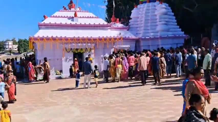ବଡମ୍ବା: ବଡମ୍ବା ସ୍ଥିତ ମାଆ ଭଟ୍ଟାରିକାଙ୍କ ପୀଠରେ ବିଜୟା ଦଶମୀ ପାଳିତ, ବହୁ ଭକ୍ତଙ୍କ ସମାଗମ