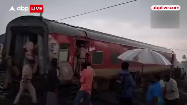 बारिश के कारण #कवरप्पेट्टई दुर्घटनास्थल पर मरम्मत कार्य #प्रभावित हुआ, जहां कल #शाम ट्रेन संख्या 12578 मैसूर-दरभंगा!