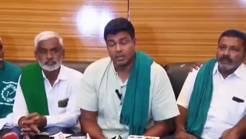 ಪಾಂಡವಪುರ: ಕಸಬಾ ಸೊಸೈಟಿಯಲ್ಲಿ ಶೇರುದಾರ ಚಿನ್ನಾಭರಣ, ಕೋಟ್ಯಾಂತರ ರೂ. ದುರ್ಬಳಕೆ: ಪಟ್ಟಣದಲ್ಲಿ ಶಾಸಕ ದರ್ಶನ್ ಪುಟ್ಟಣ್ಣಯ್ಯ