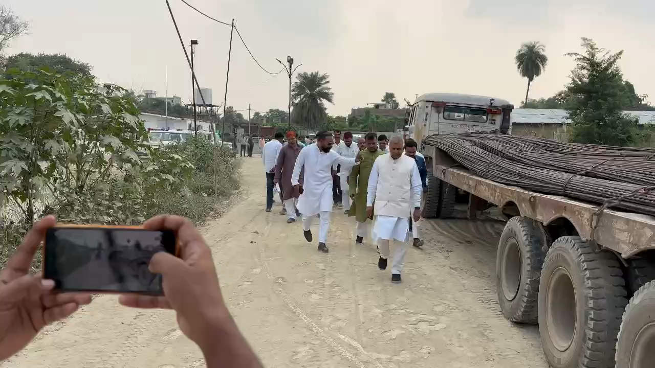 मैरवा के निर्माणाधीन मेडिकल कॉलेज का निरीक्षण आश्वासन समिति के अध्यक्ष एमएलसी प्रो.(डॉ॰) वीरेंद्र नारायण यादव एवं एमएलसी विनोद जायसवाल में किया। #virendranarayanyadav