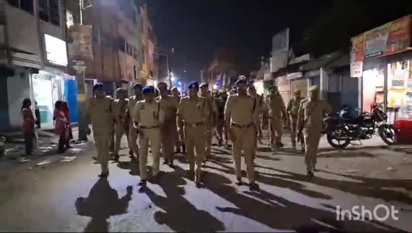 #DIG और #ADG #गोरखपुर परिक्षेत्र गोरखपुर द्वारा #देवरिया में किया गया पैदल मार्च।