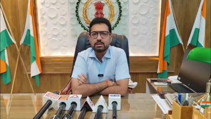 महासमुंद कलेक्टर विनय कुमार लगेंह ने बागबाहरा निवासी हितग्राहीयो के लिए आर्थिक सहायता अनुदान राशि क्या स्वीकृत