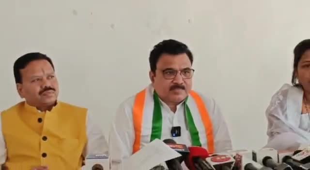 महासमुंद जिले के खल्लारी विधानसभा क्षेत्र के विधायक को भृत्य के हाथों भेजो आमंत्रण, उपेक्षा पर बीफरे कांग्रेसी