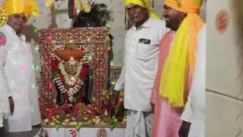 ಕೊಲ್ಹಾರ: ತಳೆವಾಡೆ ಗ್ರಾಮದಲ್ಲಿ ಮಾಲಿಂಗೇಶ್ವರ ಜಾತ್ರಾ ಮಹೋತ್ಸವದ ಅಂಗವಾಗಿ ಹಮ್ಮಿಕೊಂಡಿರುವ ಧರ್ಮಸಭೆಗೆ ಚಾಲನೆ ನೀಡಿದ ಸಚಿವ ಶಿವಾನಂದ ಪಾಟೀಲ್