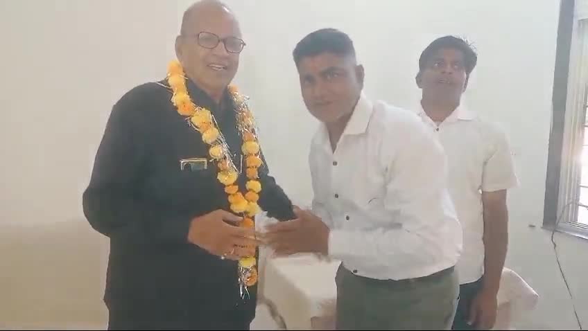 आज आगर नगर में मुख्यमंत्री डॉ मोहन जी यादव के बड़े भाई नंदराम जी यादव का नगर आगमन पर स्वागत सम्मान किया गया