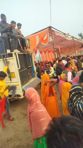 छठ व्रतियों ने किया सूर्य अर्घ्य उमड़ा जनसैलाब
गोदवाली छठ घाट पर बुढ़ऊ महादेव मंदिर
