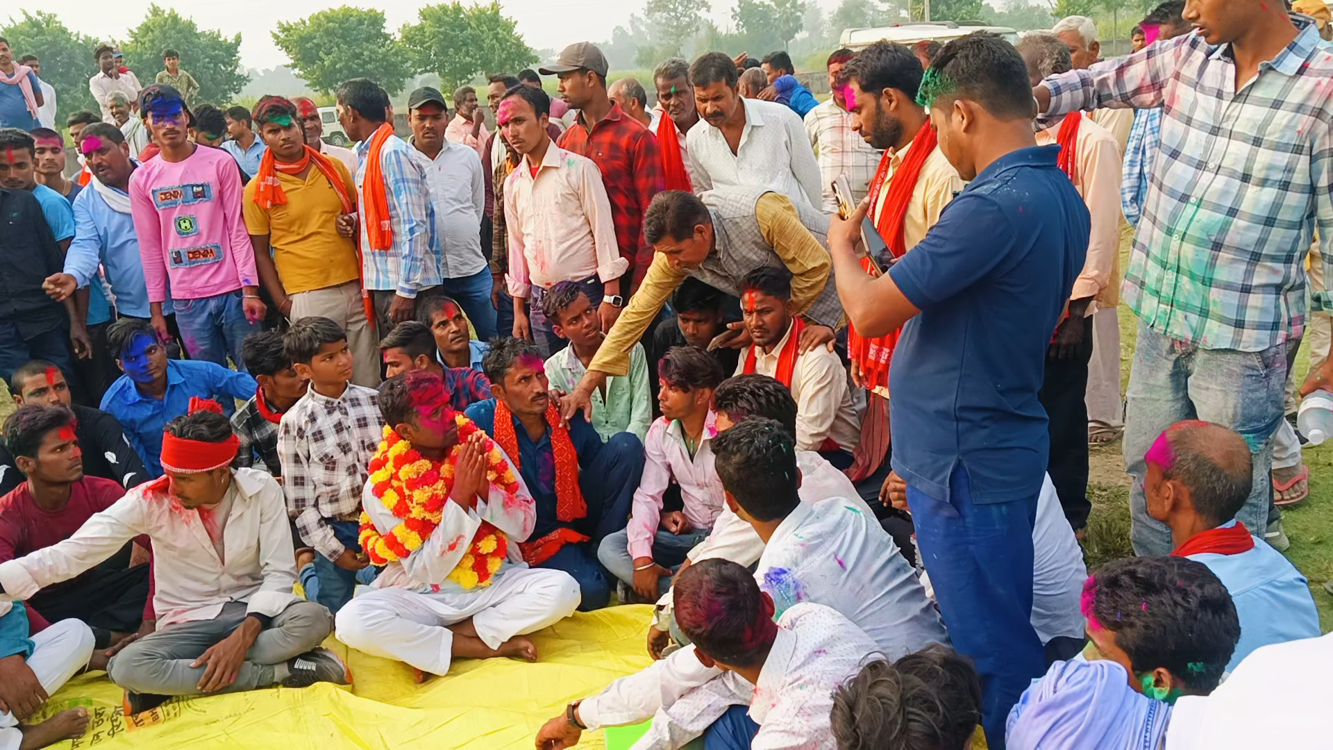 नौतनः प्रखंड में पैक्स प्रत्याशी संदीप गदी चुनाव के लिए श्यामपुर कोतराहा पंचायत से नामांकन दाखिल कीए