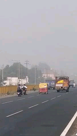चमुहान मै एक गाय का एक्सीडेंट करके भागा टांपु वाला जय गौ माता जय श्री राम