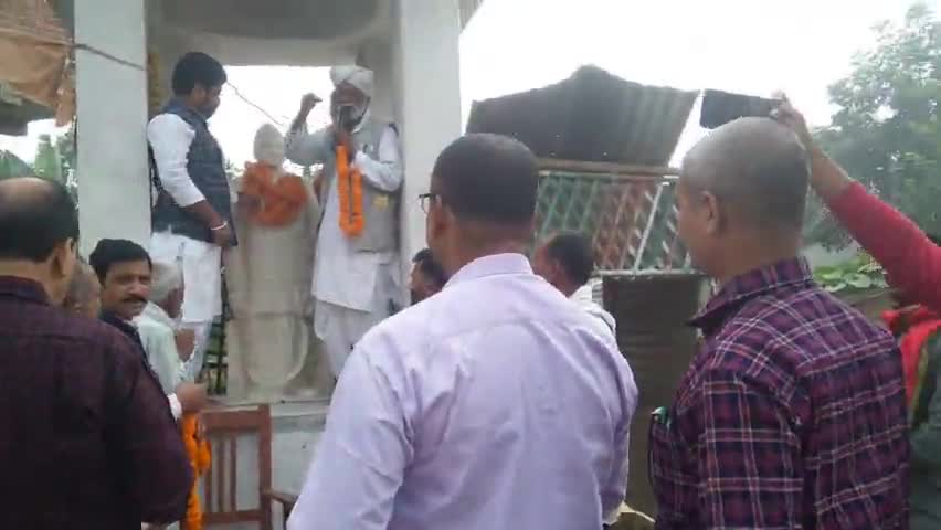 बाबू मदन राम की जयंती मनाई।