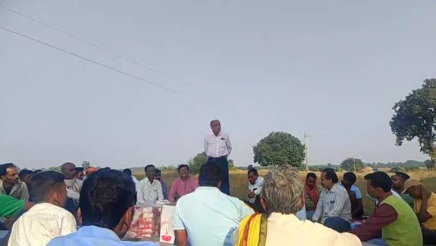 #ajsu PARTY कसमार प्रखण्ड अन्तर्गत सिंहपुर पंचायत के KARMA जेहरा मैदान में बुथप्रभारी के साथ बैठक हुआ