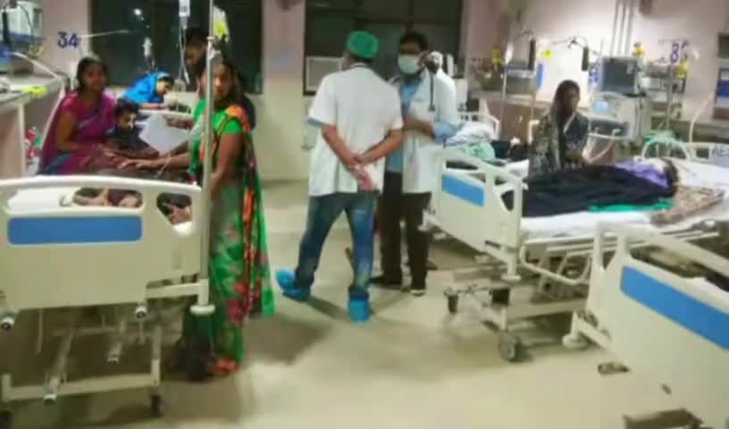 कैम्पियरगंज के चौमुखा नगर पंचायत में सड़क हादसे में अधेड़ व्यक्ति की दर्दनाक मौत,
घायल बेटी का मेडिकल कॉलेज में इलाज