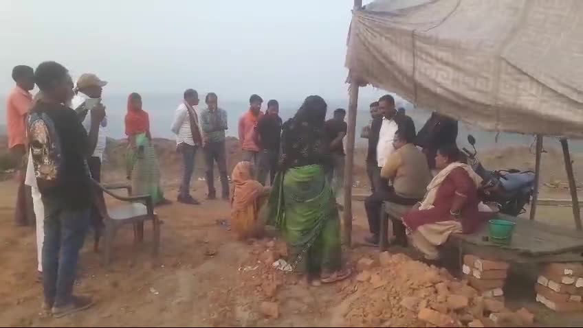 #ग्रामीणों ने खोला मोर्चा एसईसीएल के खिलाफ हैवी ब्लास्टिंग के चलते हैं परेशान@