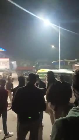 masaurhi thana ke keshochak ke ubak ko abidh chori se balu haba trak se kuchal dala maoke deth