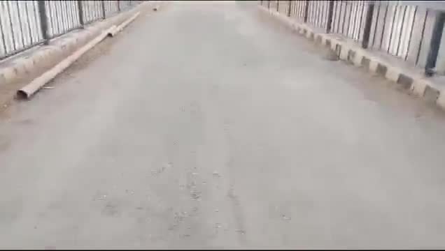 शुक्लागंज गंगा नदी के ऊपर बना अंग्रेजों के जमाने का क्षतिग्रस्त पुल जो की काफी दिनों से बंद चल रहा था आज गिर गया #कानपुर