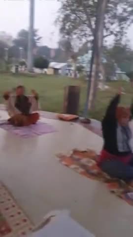 नियमित योग अभ्यास करते साधक| करो  योग रहो निरोग #healthbenefits #yoga