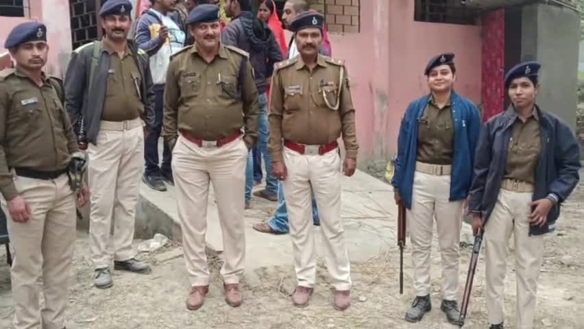 तेतरिया: राजेपुर थाना अंतर्गत तीनों पैक्सों में बुधवार को मतदान संपन्न, बूथों पर मजिस्ट्रेट के साथ पुलिस बल तैनात रहे