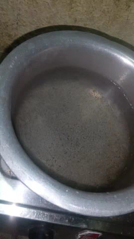 गांव के लोग हो रहे गंदा पानी पीने के लिए मजबूर