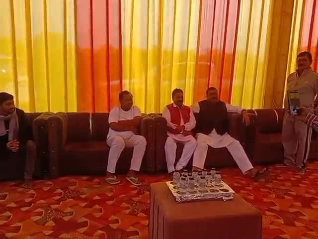 आज जनपद प्रतापगढ़ में माननीय *कुंवर अक्षय प्रताप सिंह "गोपाल भईया"* जी के साथ मांगलिक कार्यक्रम में #anujpratap99_jsdl