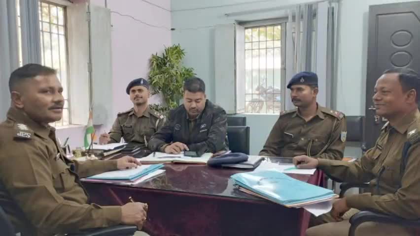 एसडीपीओ ने थाना प्रभारीयों को अवैध कोयला तस्करी के खिलाफ कार्रवाई तथा अंतरराज्य सीमा में विशेष निगरानी रखने दिया निर्देश