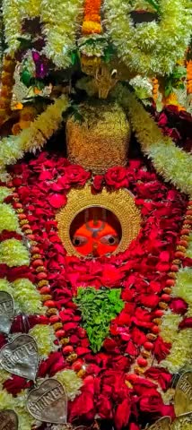 🌺🌻🌻
*#श्री_हनुमान_जी_महाराज जी की प्रातः कालीन शुभ मंगला श्रृंगार आरती दर्शन*🌺 _*#श्री_हनुमानगढ़ी_अयोध्याधामजी।।*_ 🌺🌻 दिनांक~ 10/12/2024  मंगलवार 🌻🌺 श्री हनुमान जी महाराज सबके सकल मनोरथ सिद्ध करें।। स्वस्थ और प्रसन्न चित्त रखें।।🌺🌻