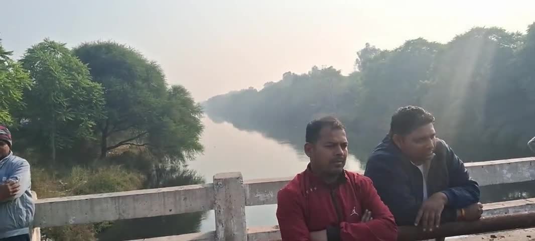 फरीदाबाद आगरा नहर में कूदा 24 वर्षीय युवक, देखे लाइव 
 #faridabadcity #smartcity #faridabad #नहर #crime #sucide#