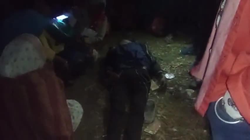 जिला उन्नाव तहसील हसनगंज थाना अजगैन देसी ठेका के पास ग्राम नवई लालपुर का प्रेजेंट है कमलेश सिंह मृतक का नाम है