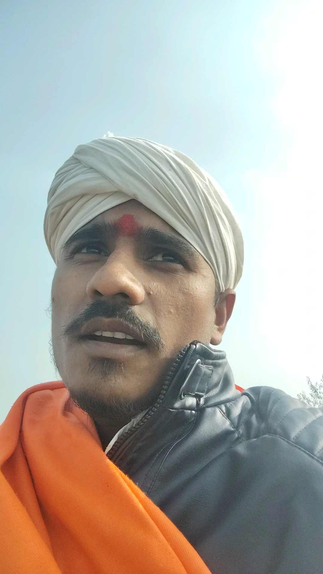 नील ठाकुर बाबा को जन्मदिवस की अनंत हार्दिक शुभकामनाएँ मंगलकामना ढेर सारी बधाइयाँ #gonda #bahraeech #balrampur #barabnki