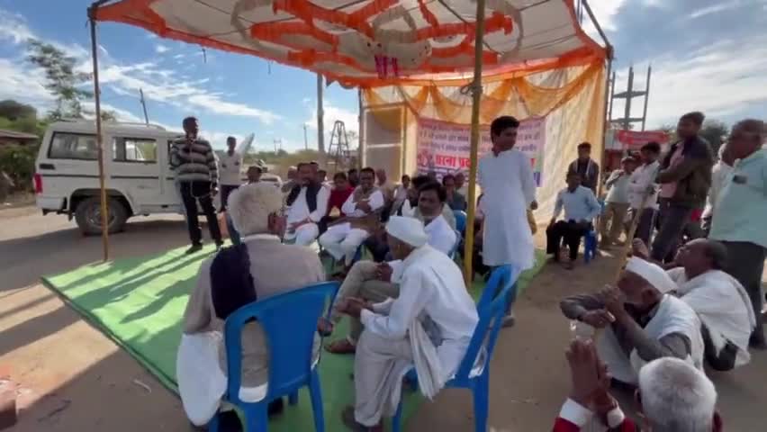 आंदोलन के दूसरे दिन धरना प्रदर्शन मे ग्राम सरपंच पंचो  ने अपनी बात रखी...#multai #multaielection #betul