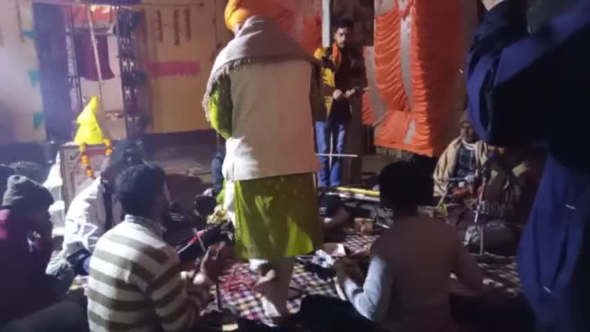 Ravi Ranjan singh village  Devrath  24 ghanta ka aakhand harikirtn  ka aayojan kiya gaya binit singh