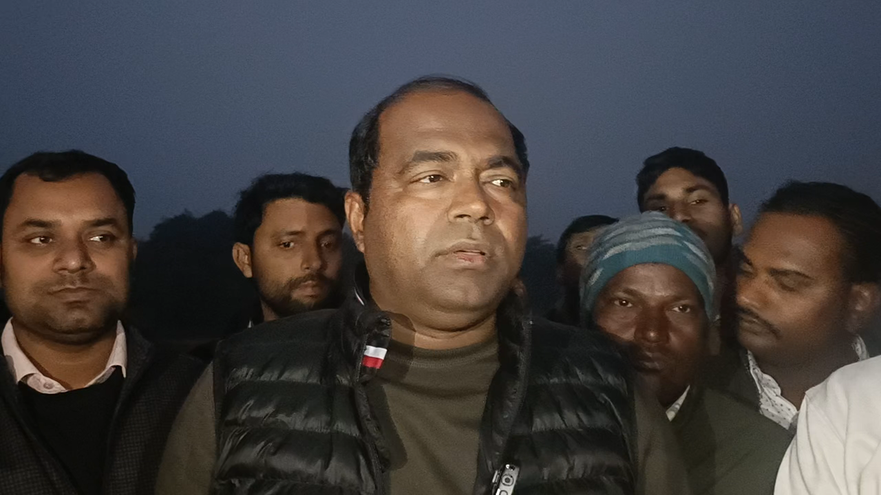 छातापुर विधानसभा-45 क्षेत्र के महद्दीपुर मेला ग्राउंड में आयोजित एमजेएम क्रिकेट टूर्नामेंट मैच में प्रेसवार्ता।।